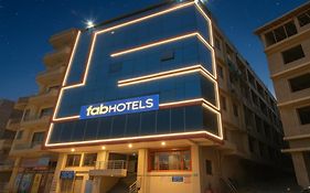 Fabhotel The Golf Inn